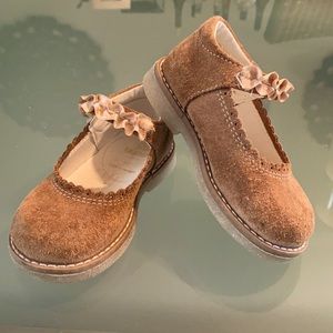 Lather inside and outside girl’s shoes size 8